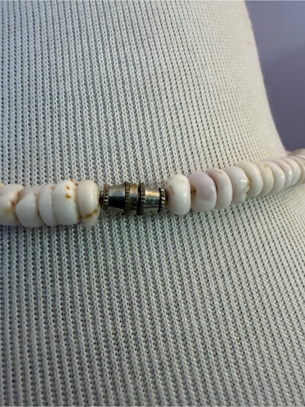 Vintage Puka Shell Choker - Picture 3 of 4